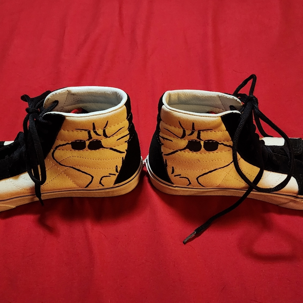 High-Top Vans - Black and White snoopy W 9.5 M 8